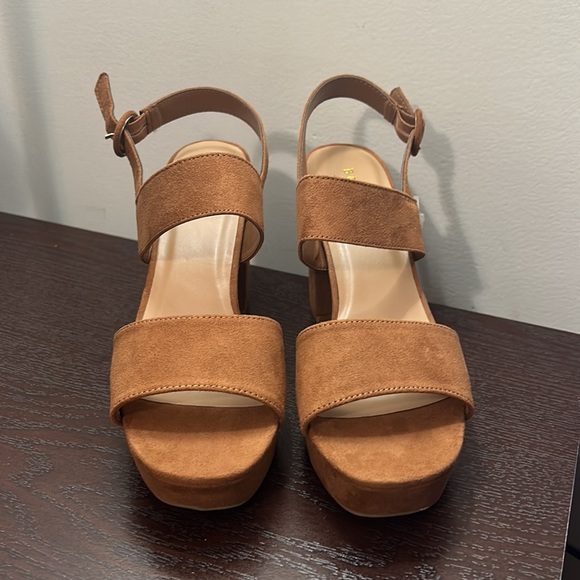 Cognac Brown Heel - Picture 4 of 4